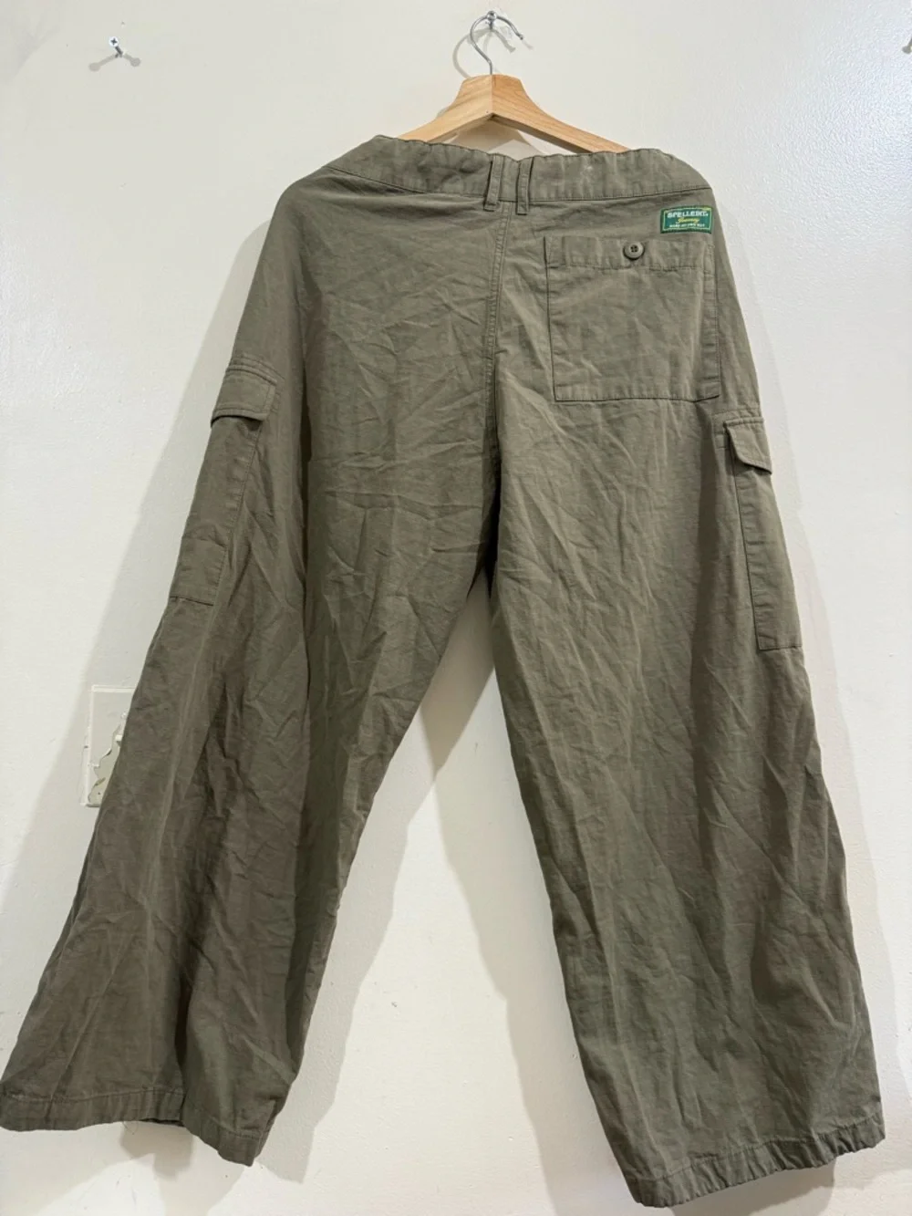 SPELLEDIT. Journey Olive Utility Cargo Pants in Army Green